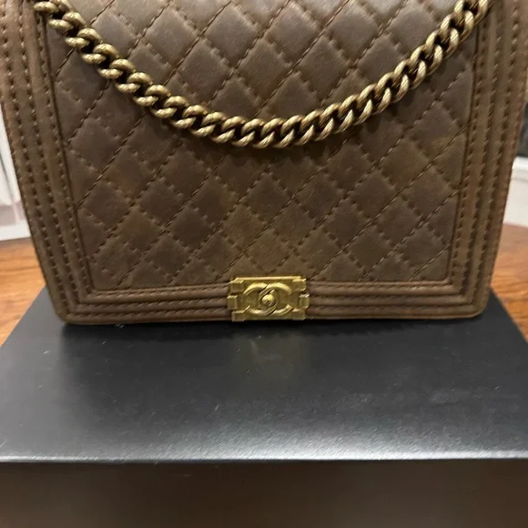 Chanel Large brown boy bag. - Picture 9 of 10